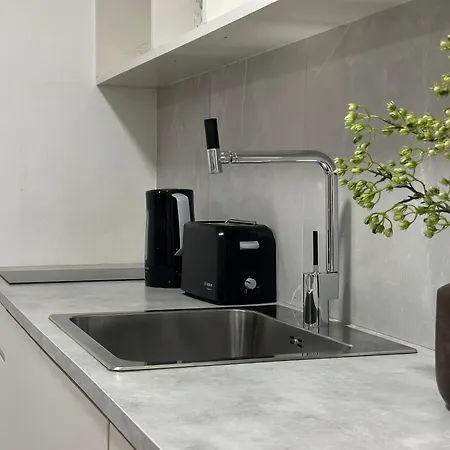 Modern * לרנקה